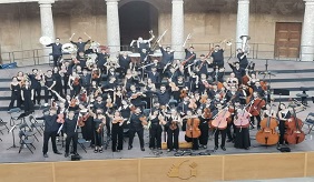 La Orquesta Joven de Andalucía (OJA) prepara sus dos
              próximos conciertos en Granada y Baeza.
