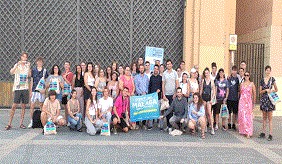 El IAJ da la bienvenida a los jóvenes participantes del
          encuentro DiscoverEU en Málaga